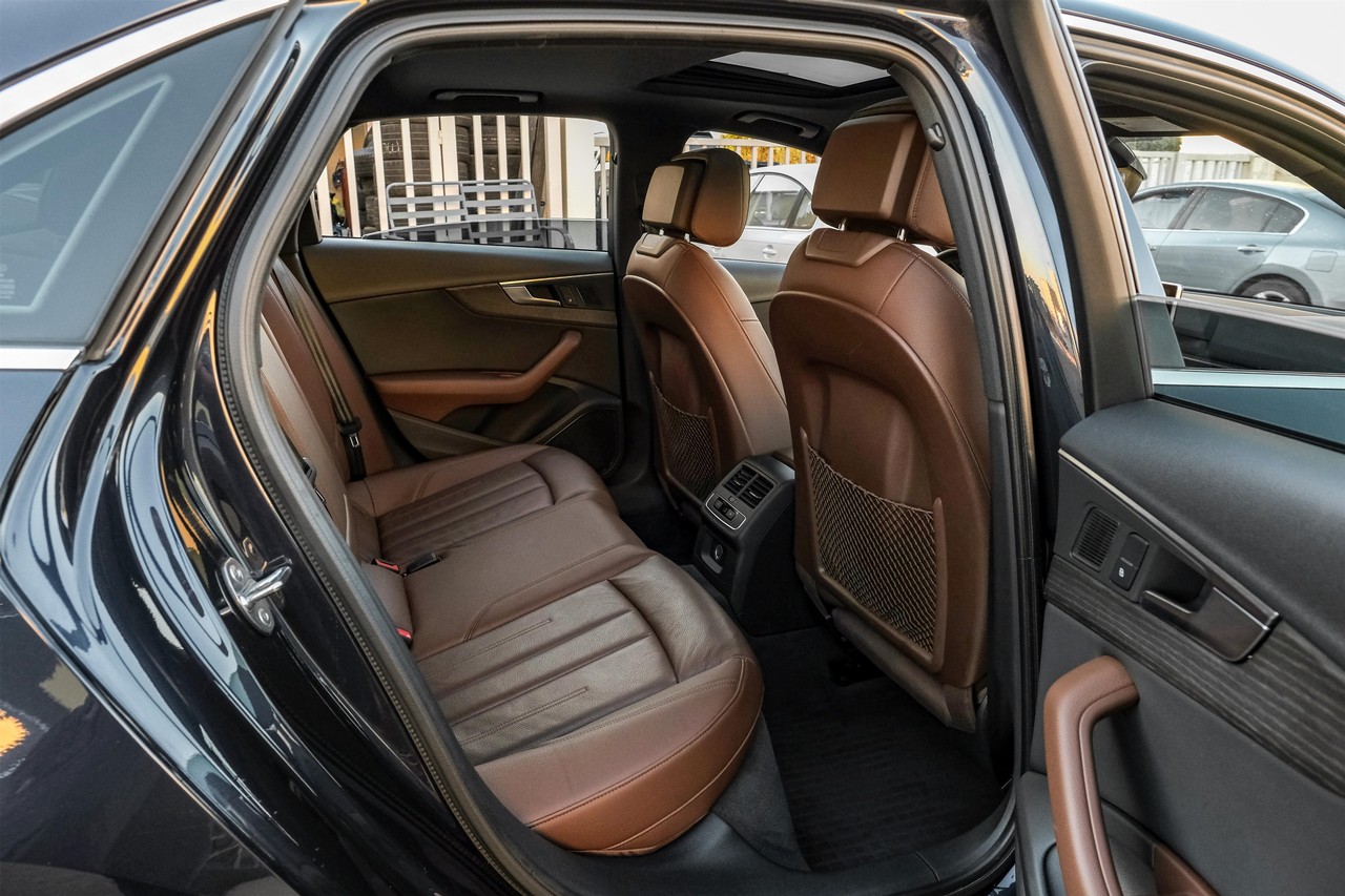 Audi A4 Vehicle Main Gallery Image 37