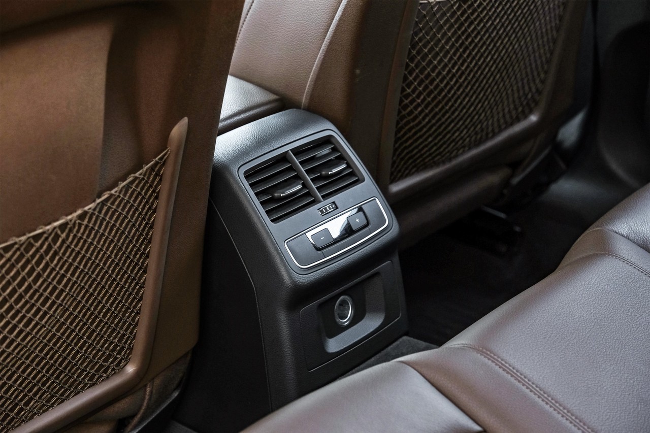 Audi A4 Vehicle Main Gallery Image 38