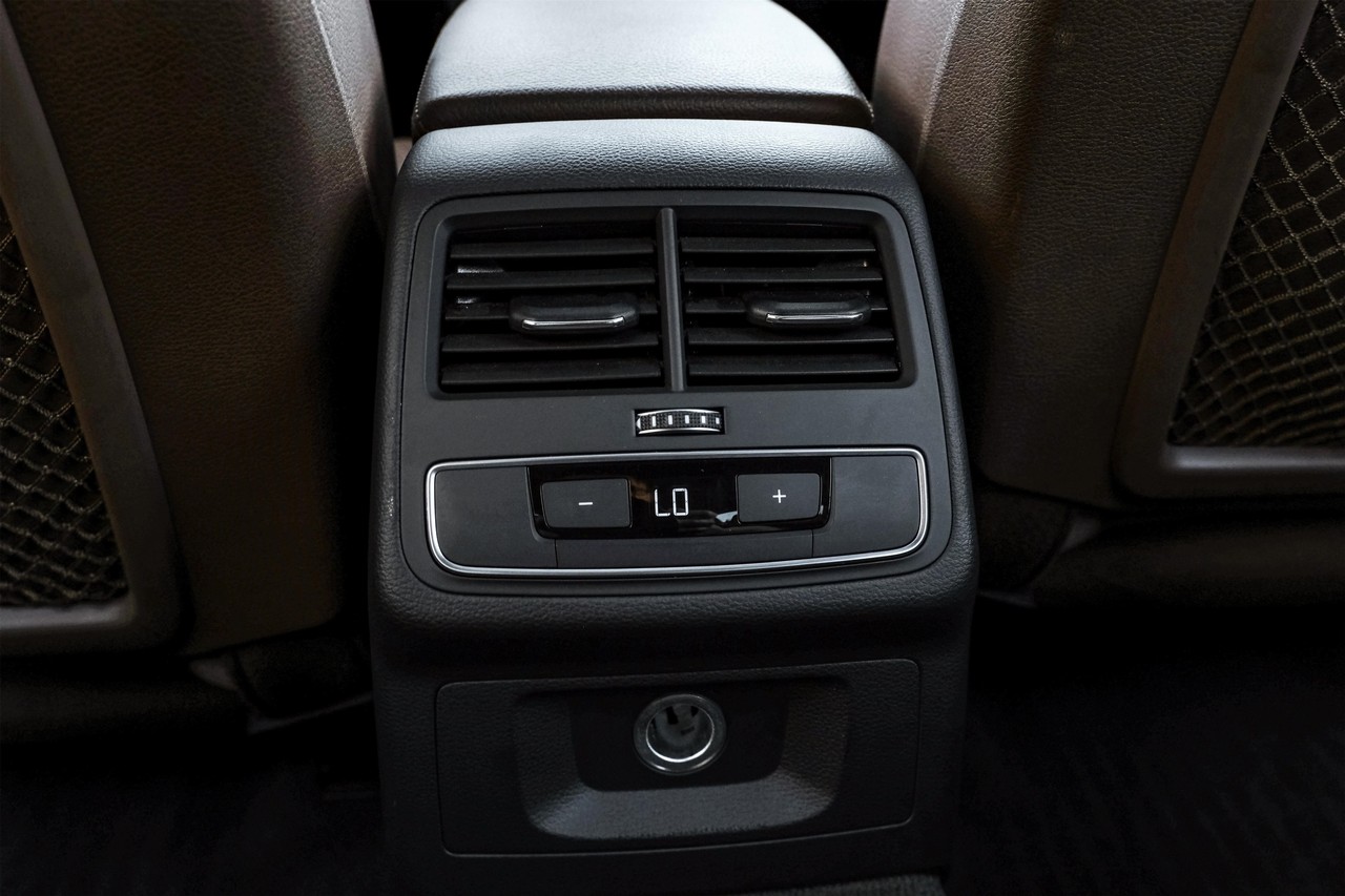Audi A4 Vehicle Main Gallery Image 39