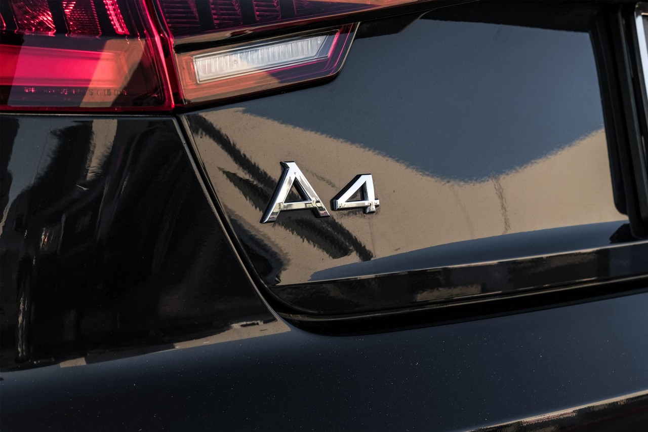 Audi A4 Vehicle Main Gallery Image 52