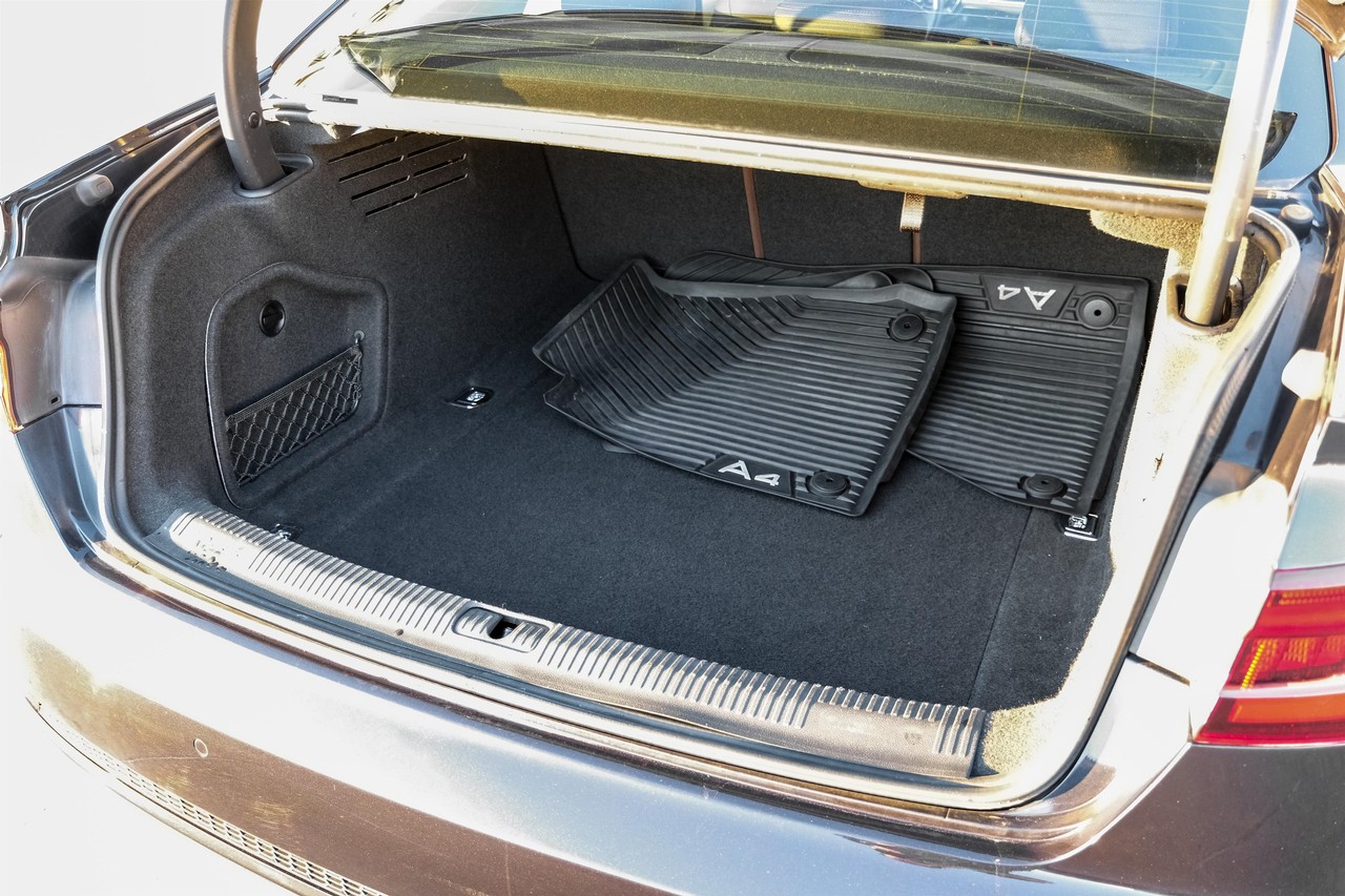 Audi A4 Vehicle Main Gallery Image 54