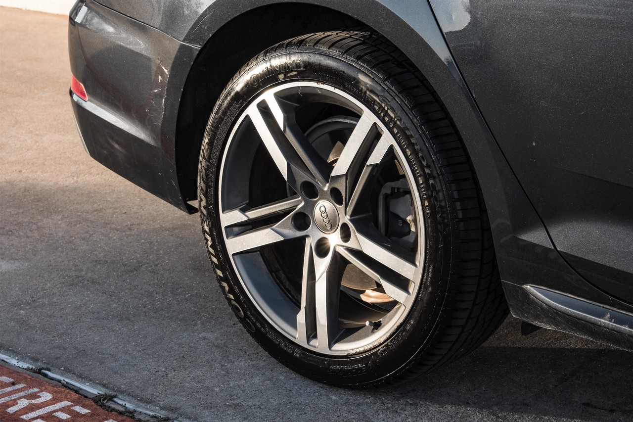 Audi A4 Vehicle Main Gallery Image 56