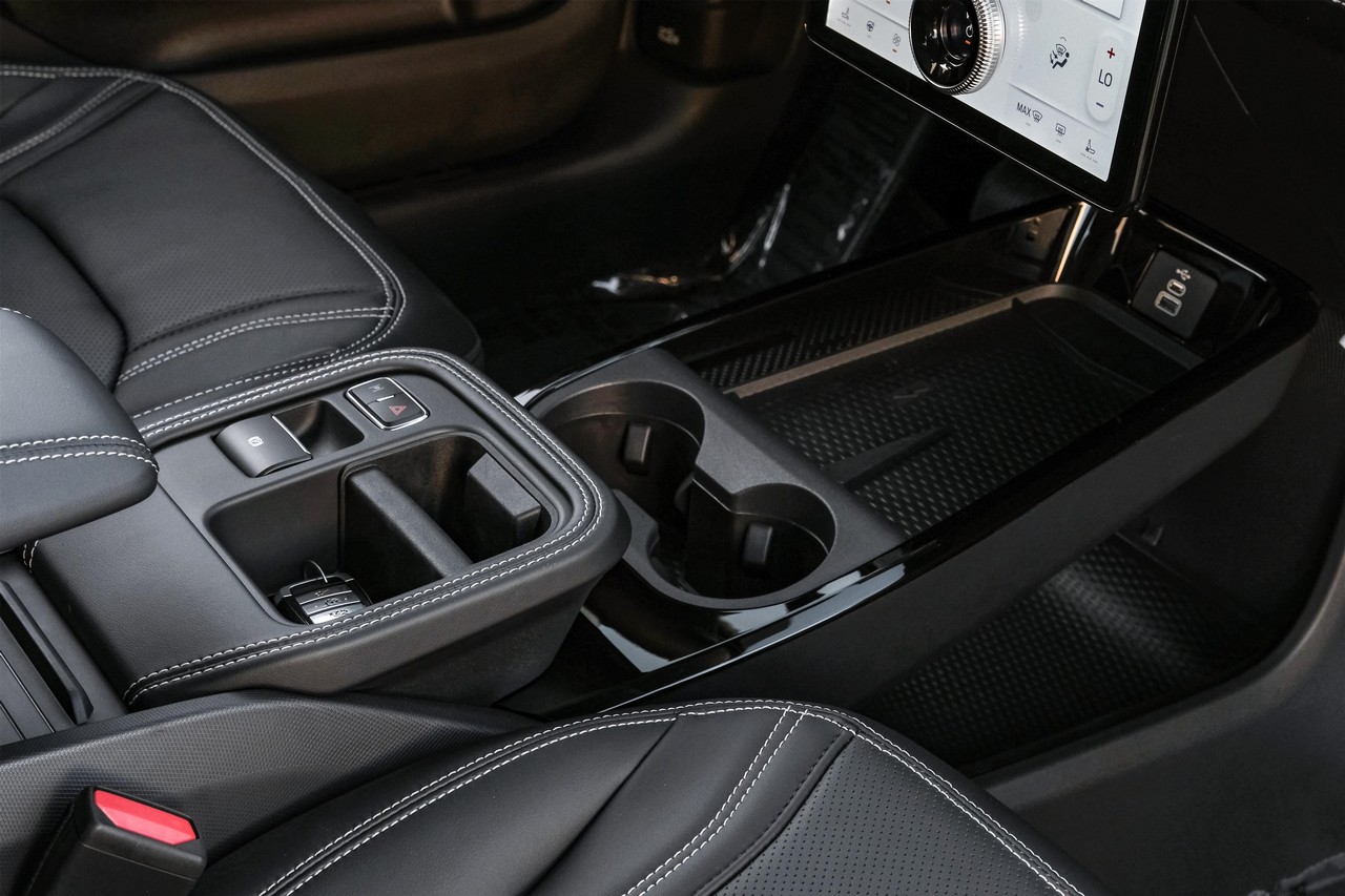 Ford Mustang Mach-E Vehicle Main Gallery Image 26