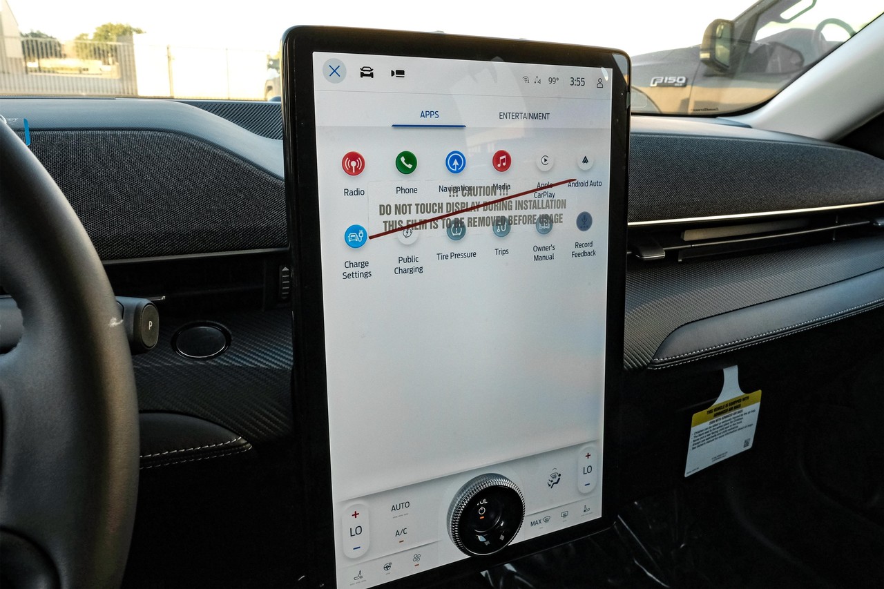 Ford Mustang Mach-E Vehicle Main Gallery Image 31