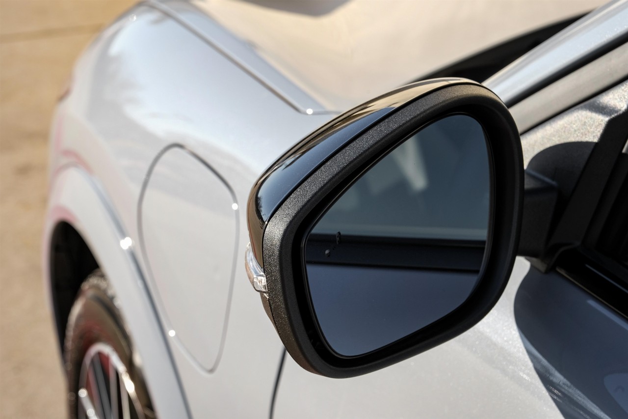 Ford Mustang Mach-E Vehicle Main Gallery Image 47