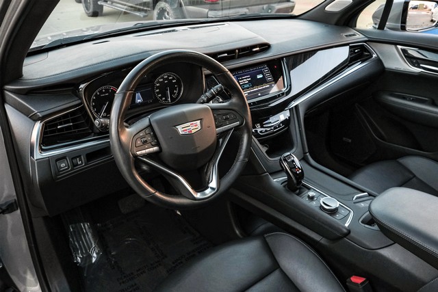 Cadillac XT6 Vehicle Main Gallery Image 03