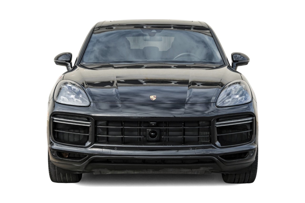 Porsche Cayenne Vehicle Main Gallery Image 06