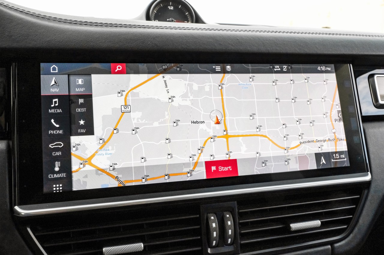 Porsche Cayenne Vehicle Main Gallery Image 22