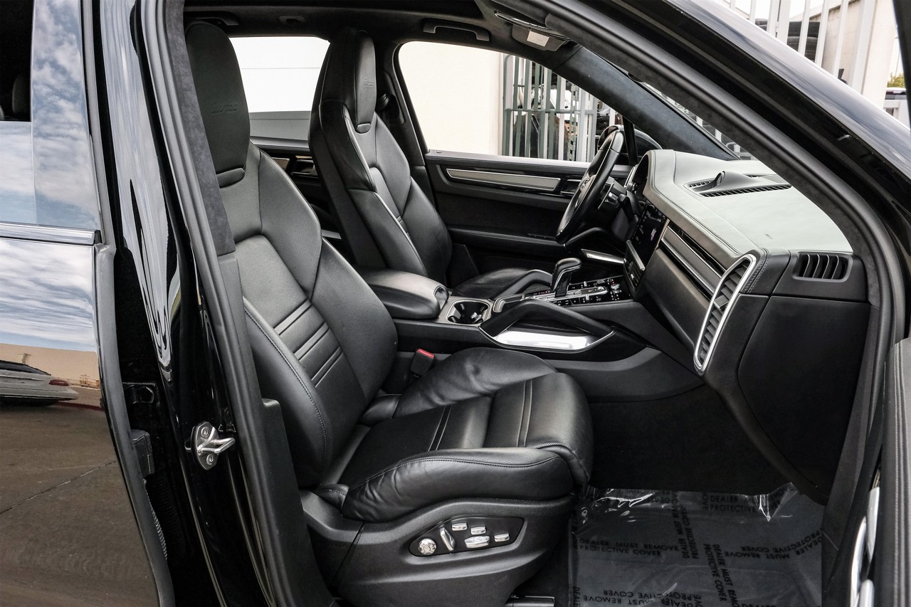Porsche Cayenne Vehicle Main Gallery Image 39