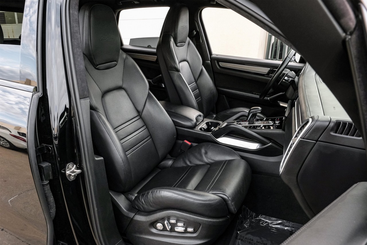 Porsche Cayenne Vehicle Main Gallery Image 40