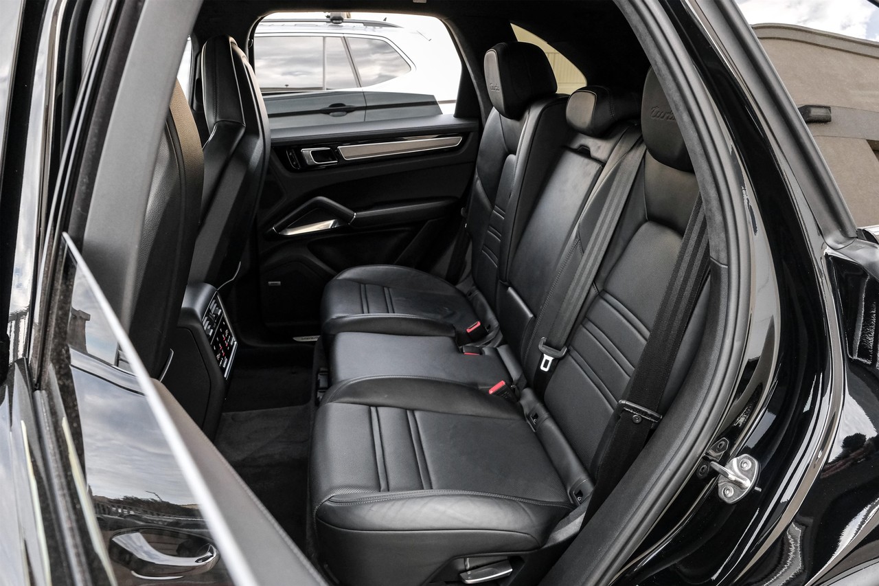 Porsche Cayenne Vehicle Main Gallery Image 47