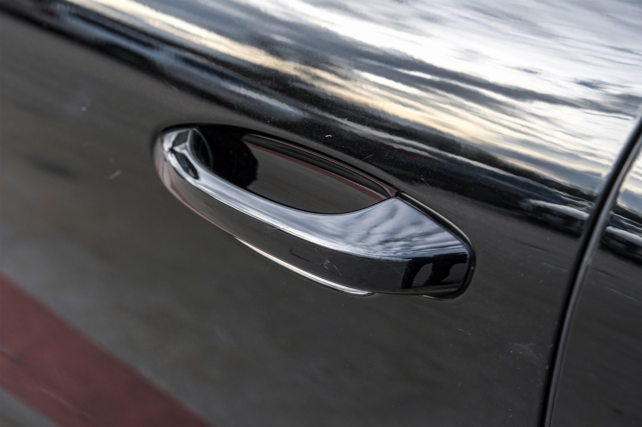 Porsche Cayenne Vehicle Main Gallery Image 48