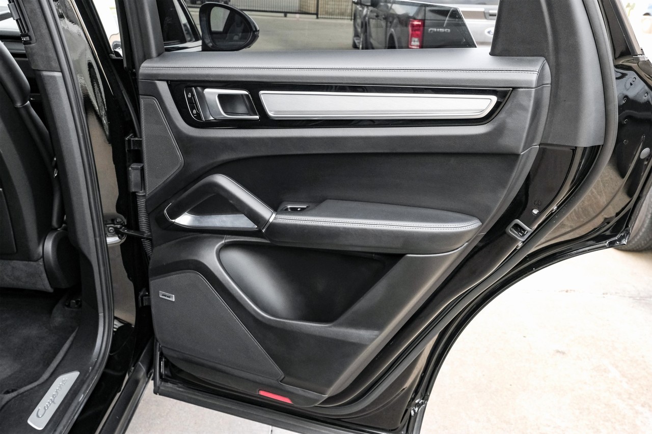 Porsche Cayenne Vehicle Main Gallery Image 55