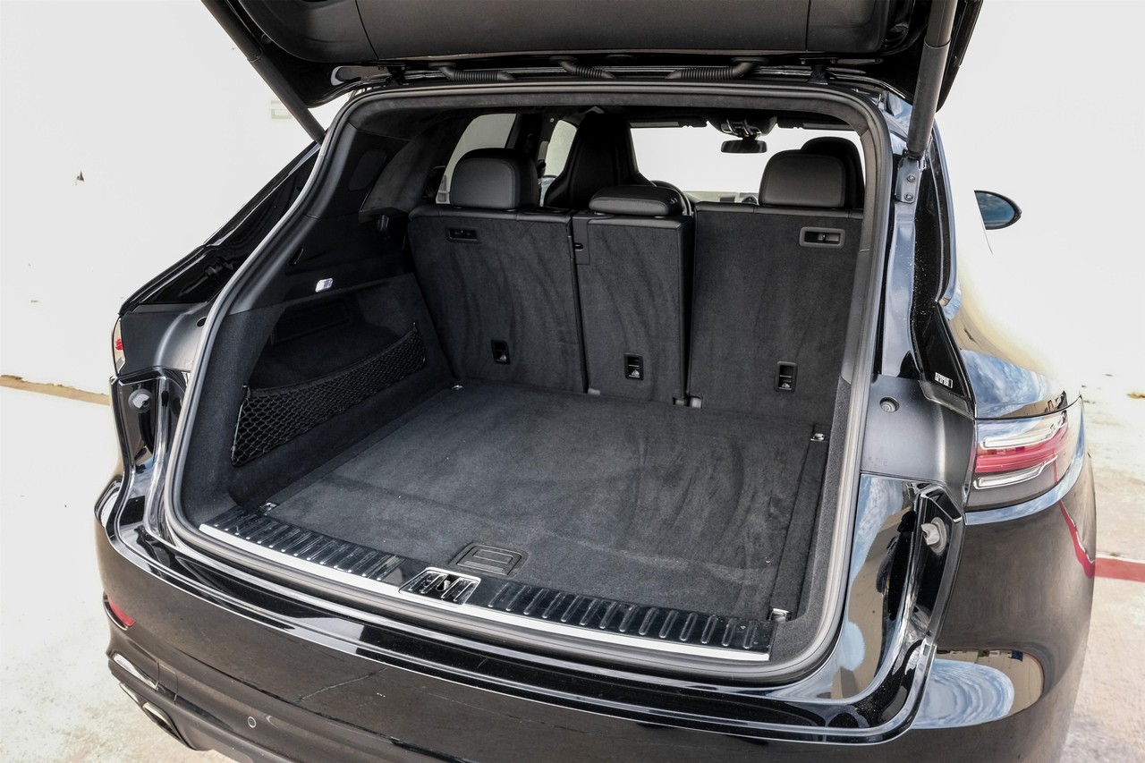 Porsche Cayenne Vehicle Main Gallery Image 58