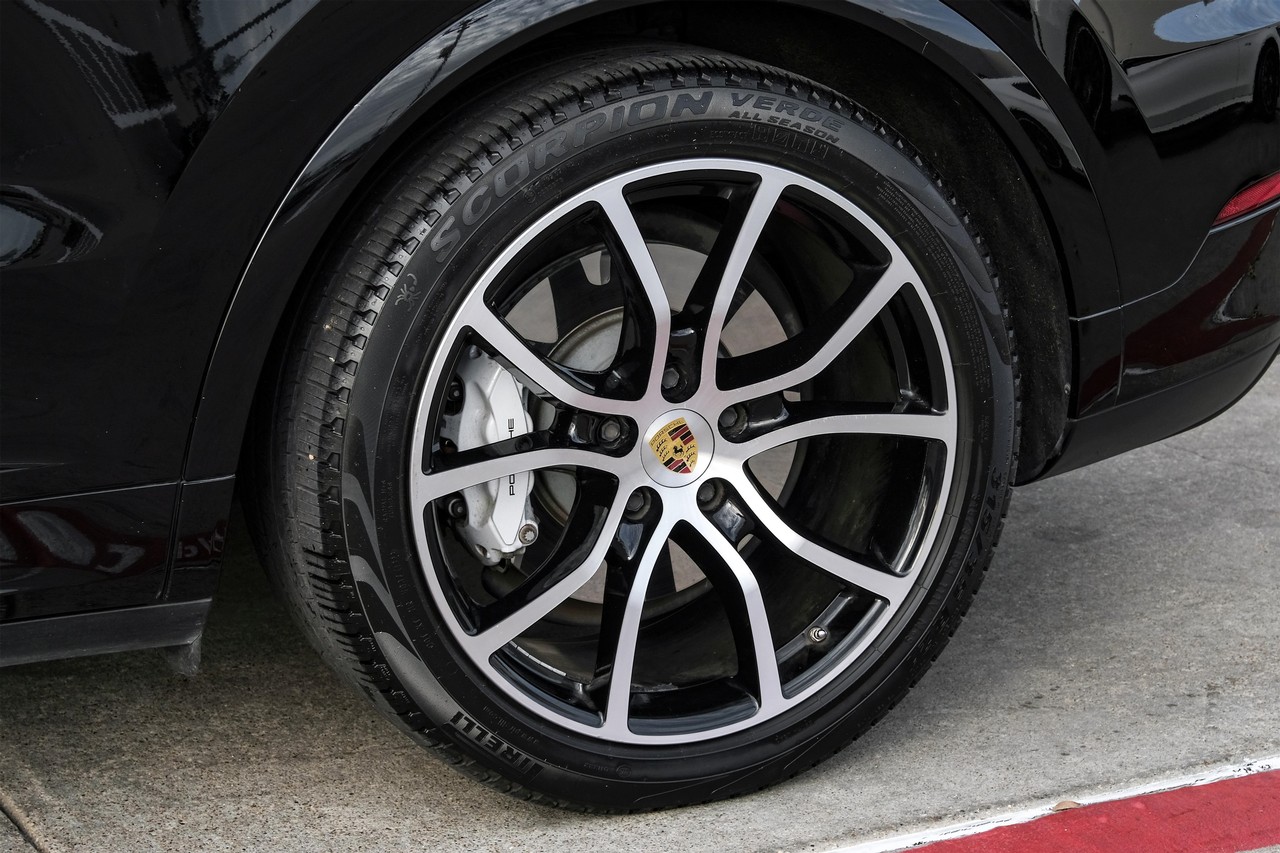 Porsche Cayenne Vehicle Main Gallery Image 63