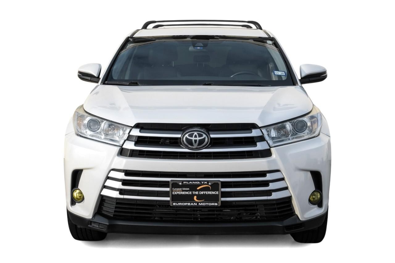 Toyota Highlander Vehicle Main Gallery Image 05