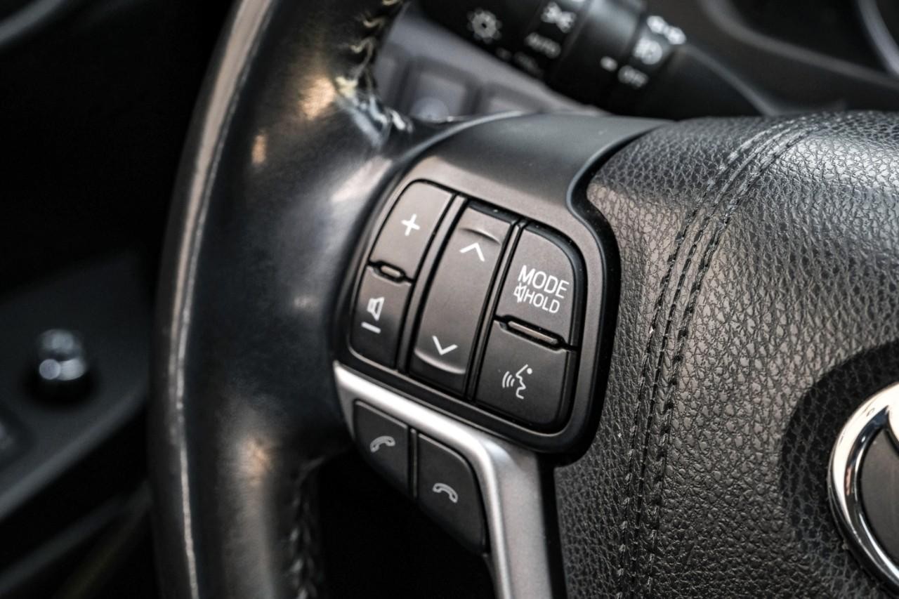 Toyota Highlander Vehicle Main Gallery Image 16