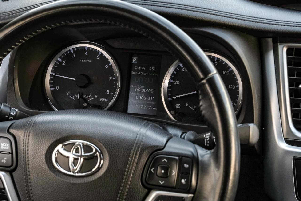 Toyota Highlander Vehicle Main Gallery Image 18