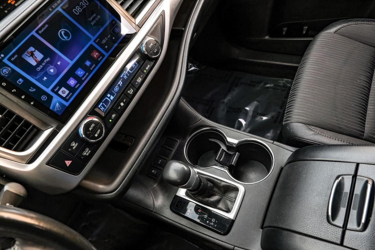Toyota Highlander Vehicle Main Gallery Image 22