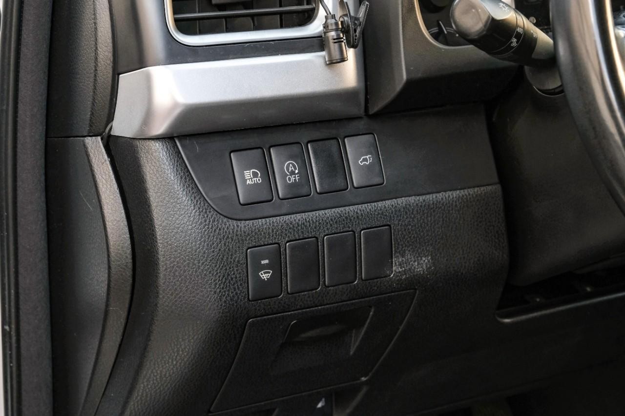 Toyota Highlander Vehicle Main Gallery Image 24