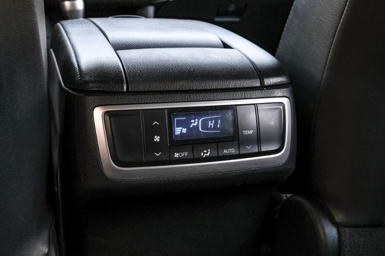 Toyota Highlander Vehicle Main Gallery Image 36