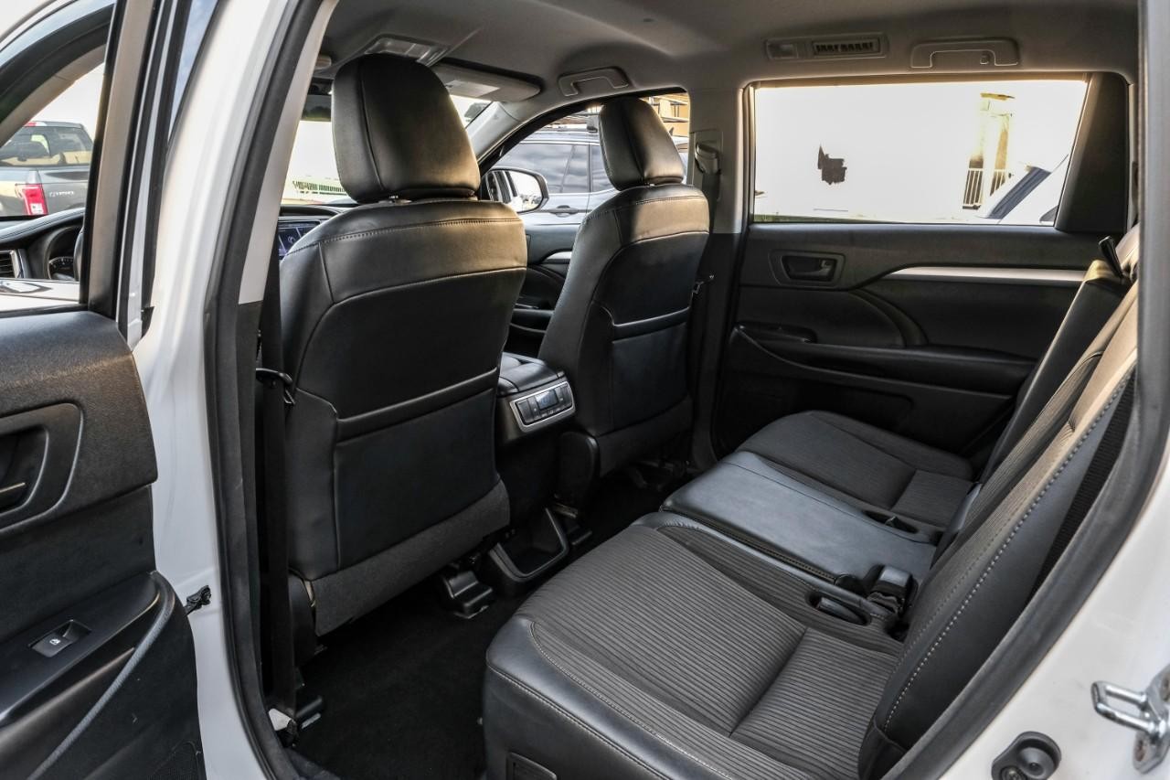 Toyota Highlander Vehicle Main Gallery Image 37