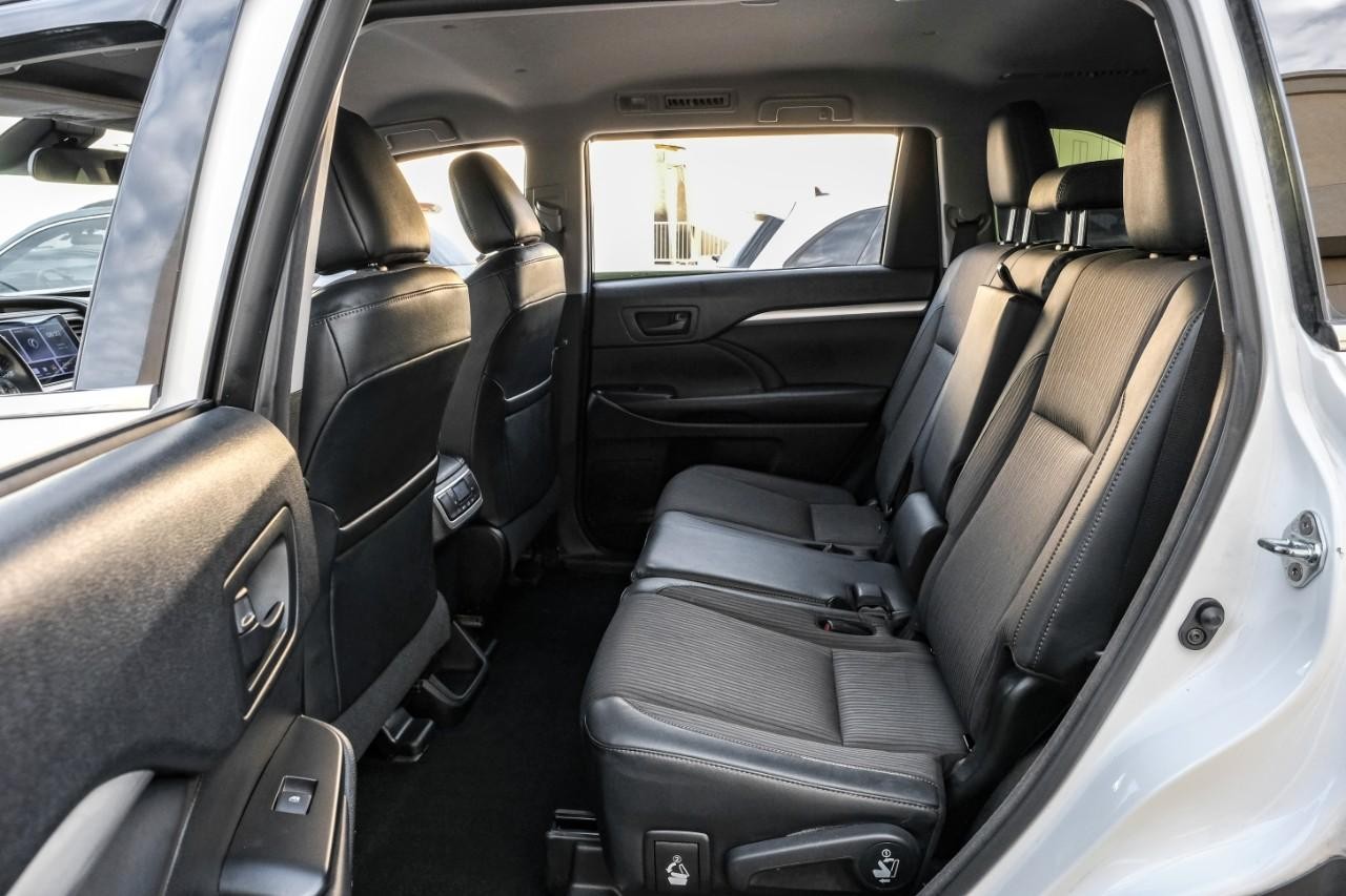 Toyota Highlander Vehicle Main Gallery Image 38
