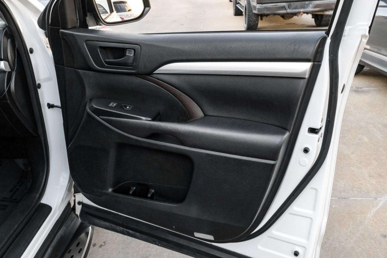 Toyota Highlander Vehicle Main Gallery Image 43