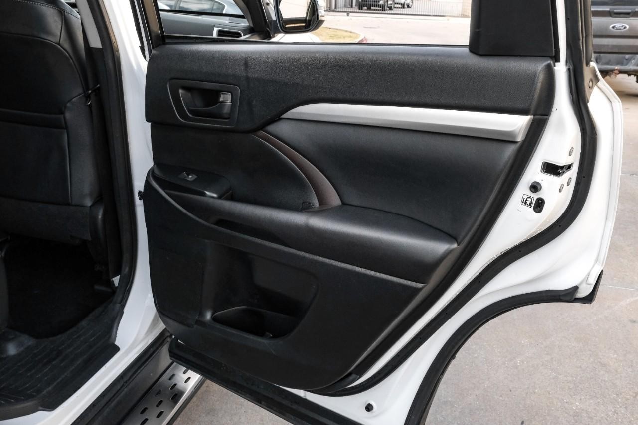 Toyota Highlander Vehicle Main Gallery Image 45