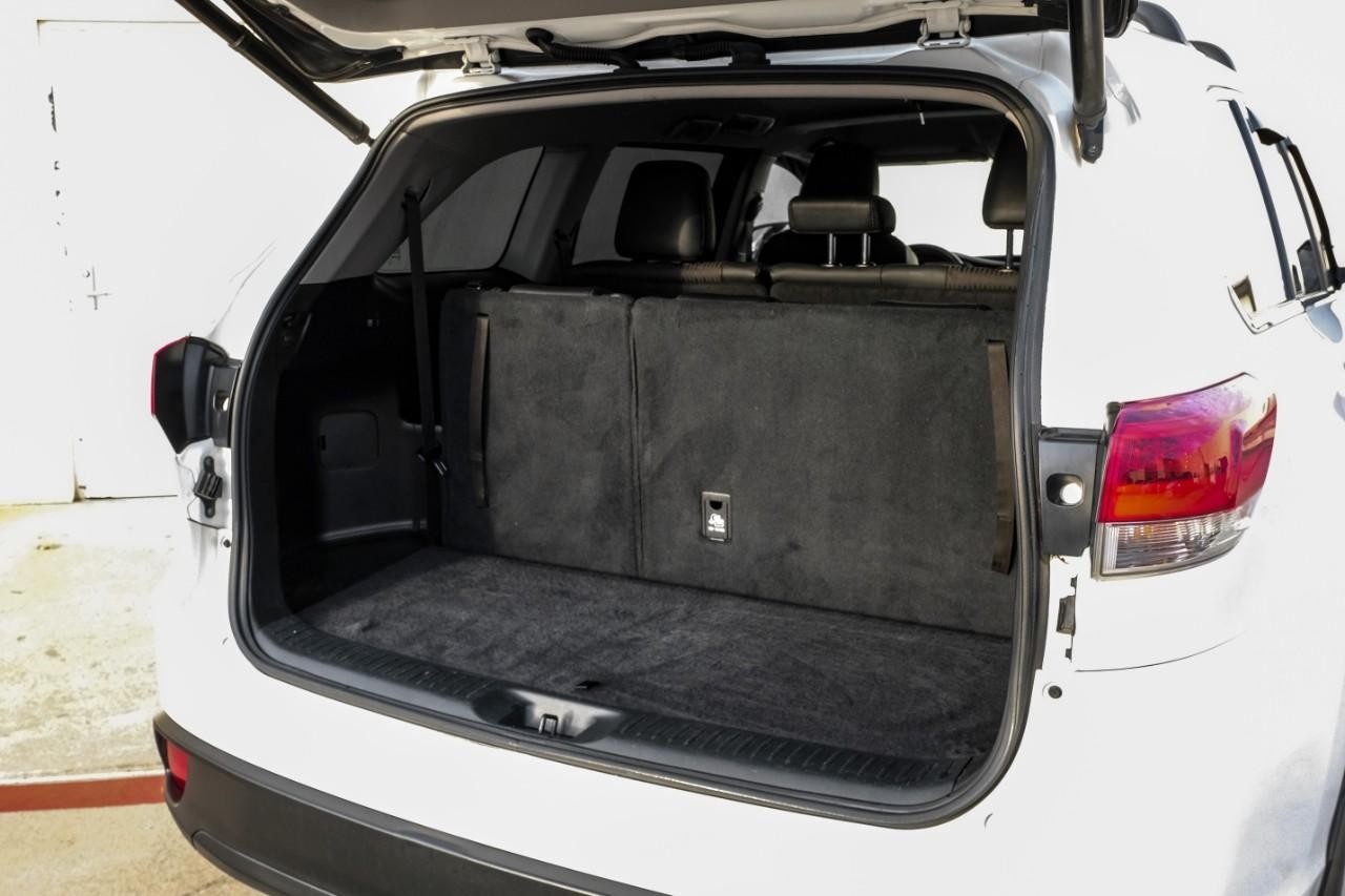 Toyota Highlander Vehicle Main Gallery Image 50