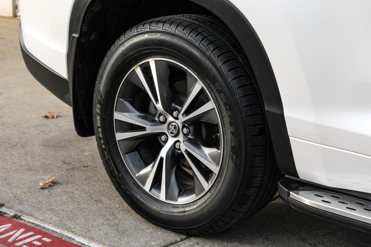 Toyota Highlander Vehicle Main Gallery Image 53