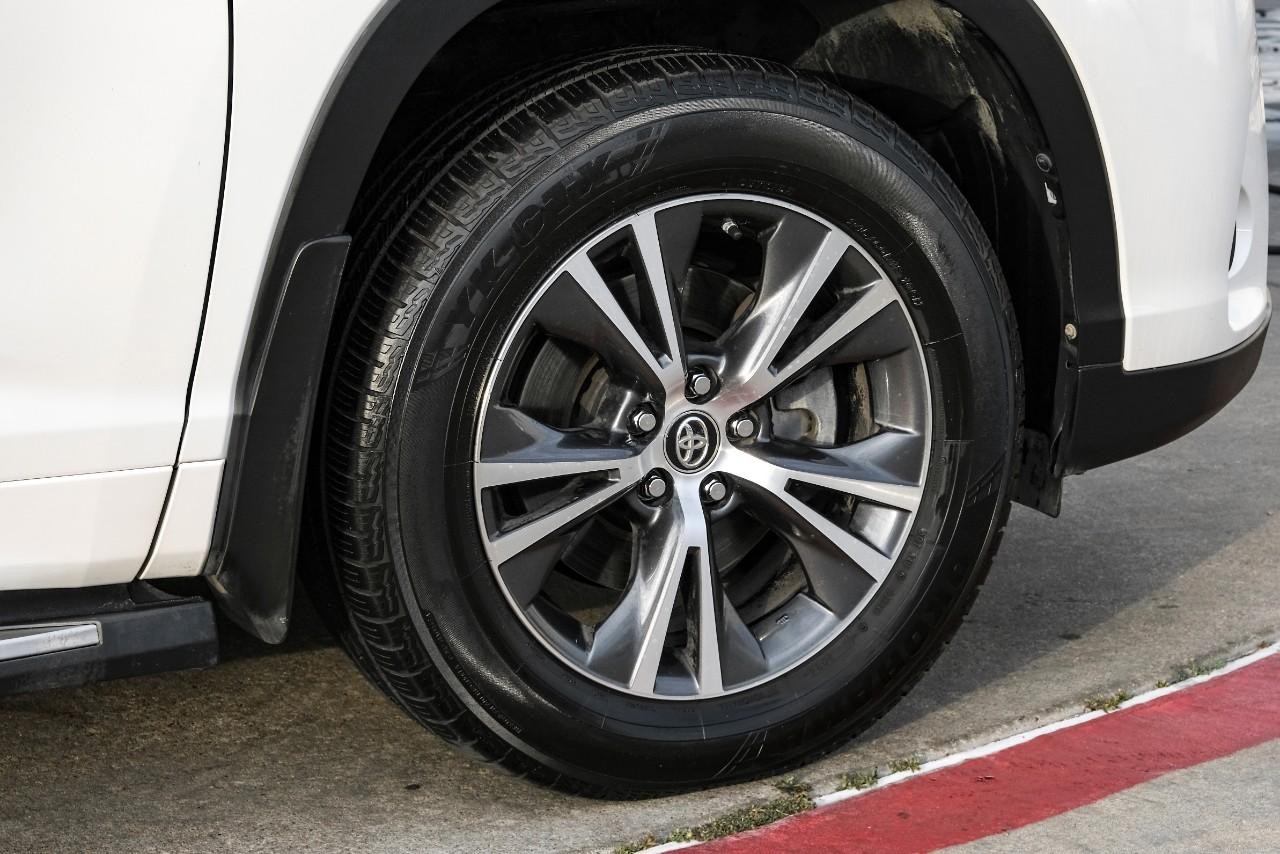 Toyota Highlander Vehicle Main Gallery Image 54