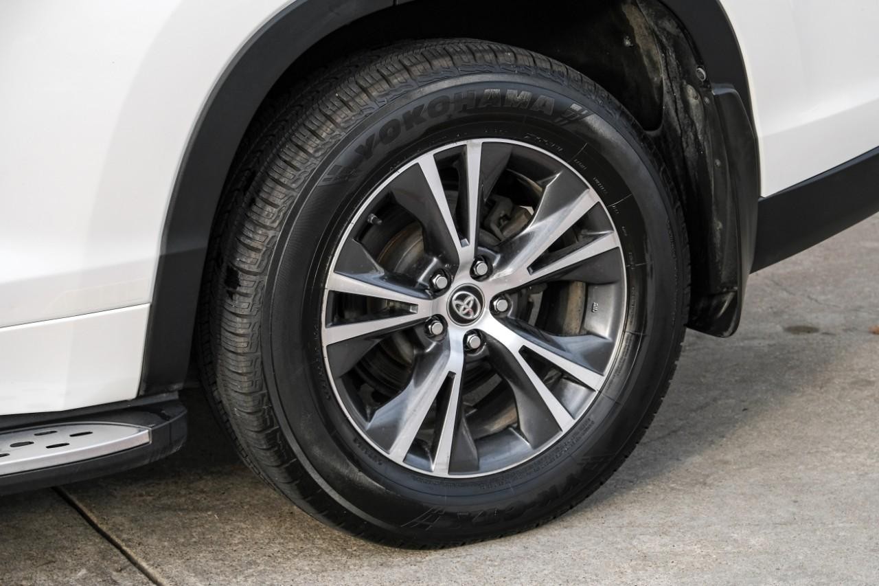 Toyota Highlander Vehicle Main Gallery Image 56