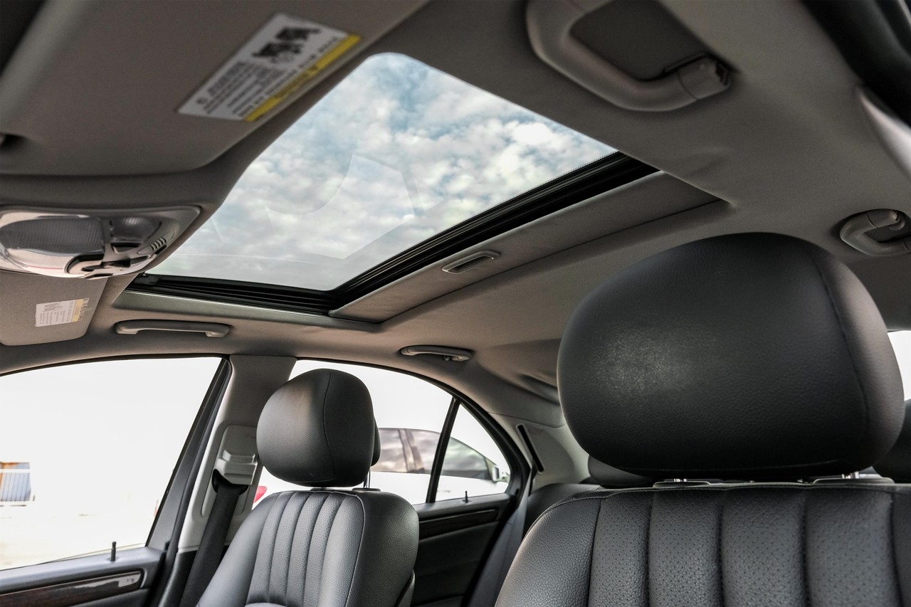 Mercedes-Benz C 280 Vehicle Main Gallery Image 05