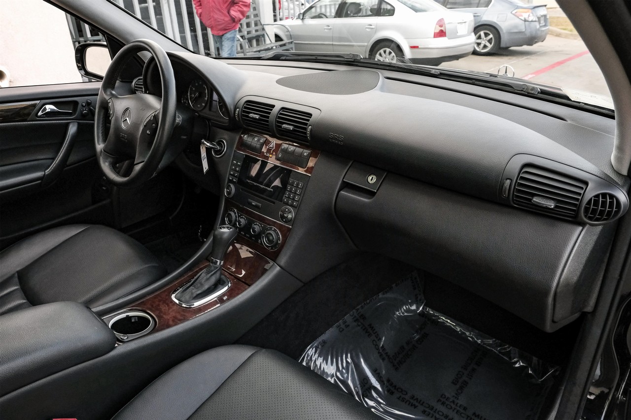 Mercedes-Benz C 280 Vehicle Main Gallery Image 12