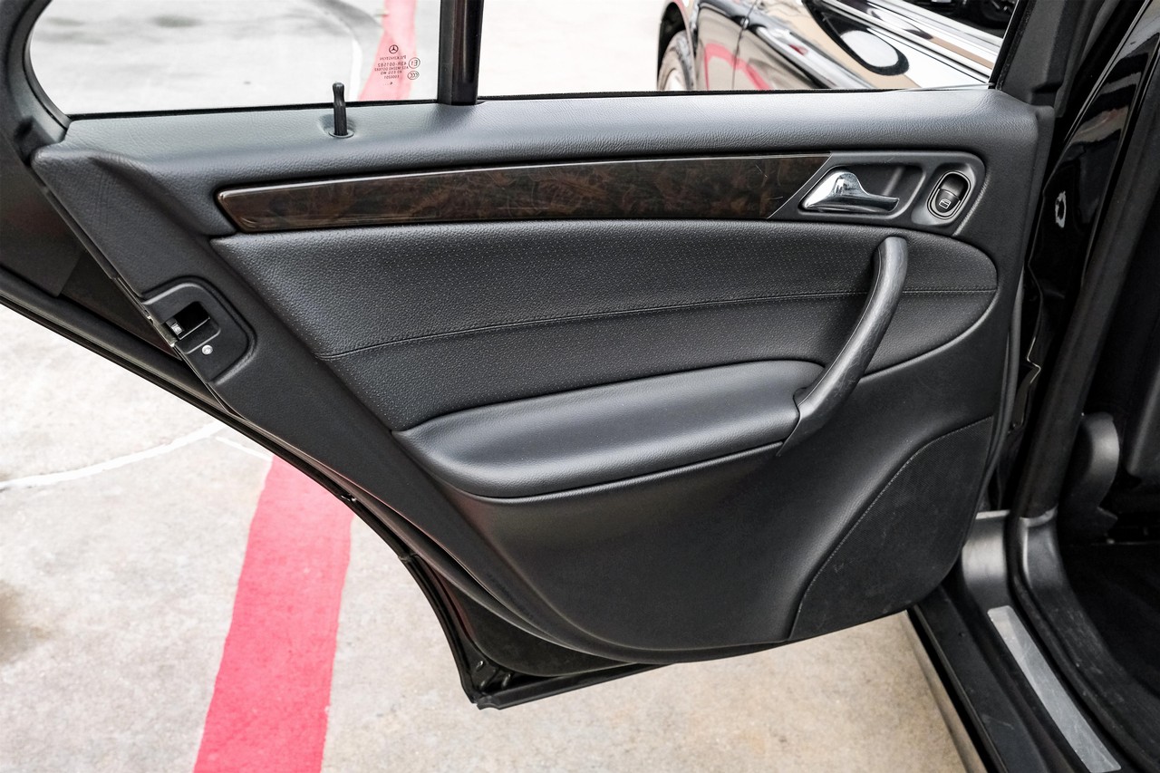 Mercedes-Benz C 280 Vehicle Main Gallery Image 41