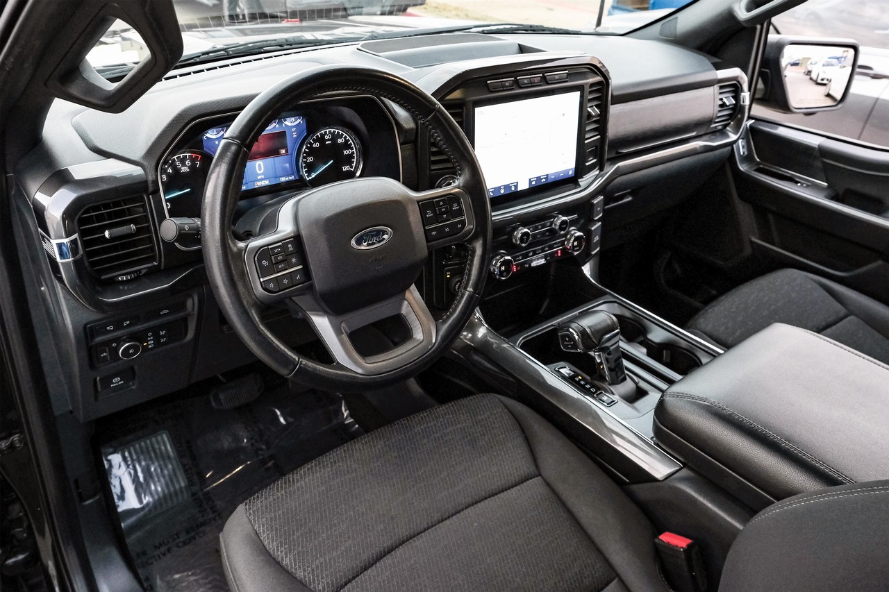 Ford F-150 Vehicle Main Gallery Image 03