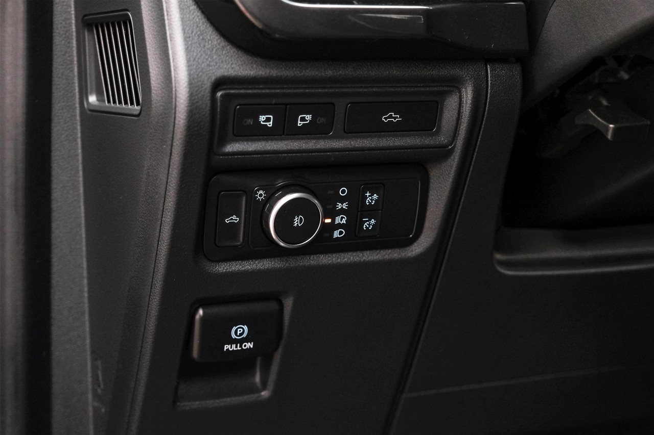 Ford F-150 Vehicle Main Gallery Image 28