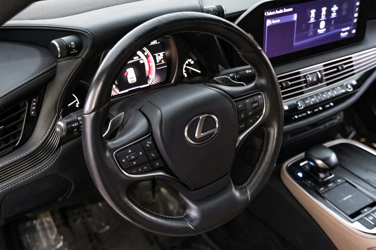 Lexus LS 500 Vehicle Main Gallery Image 16