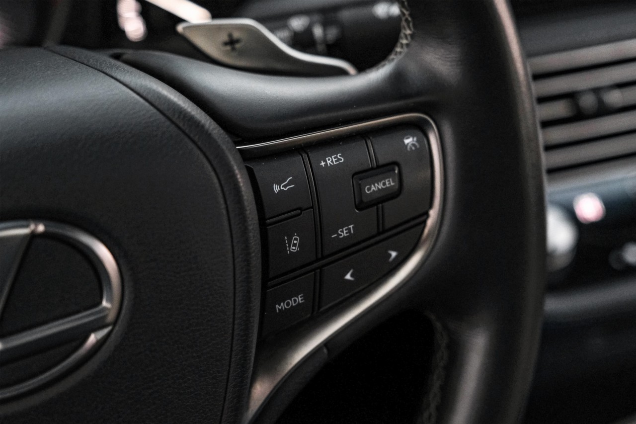 Lexus LS 500 Vehicle Main Gallery Image 18