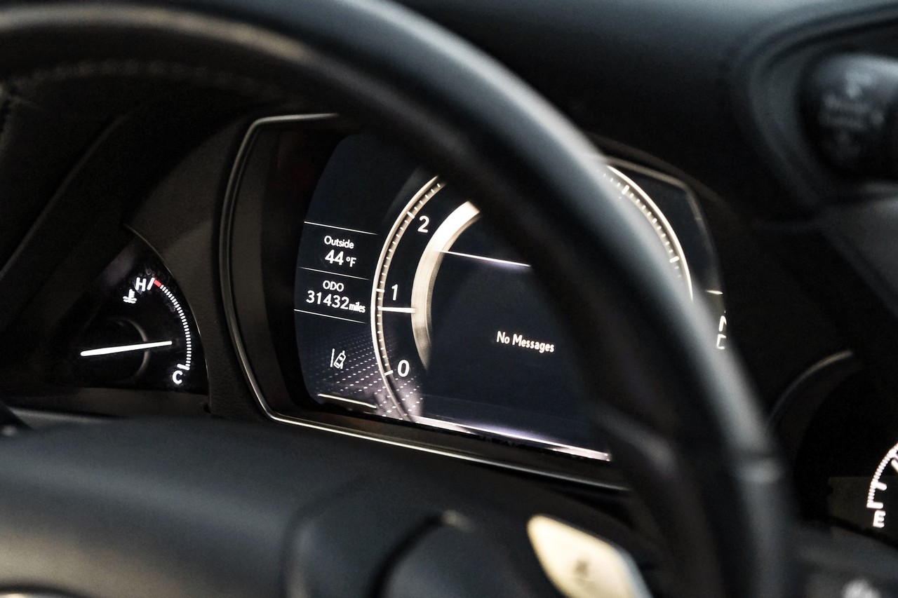 Lexus LS 500 Vehicle Main Gallery Image 19