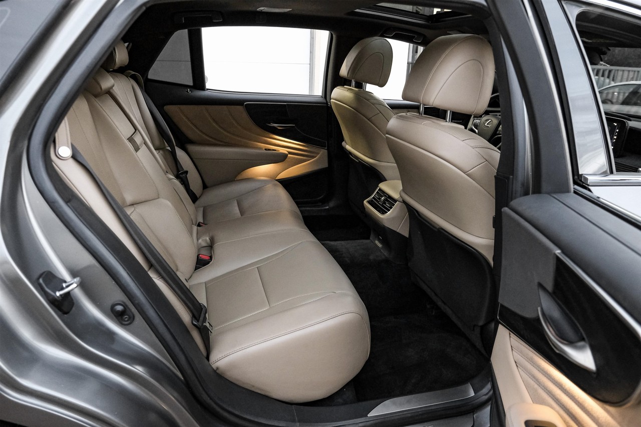 Lexus LS 500 Vehicle Main Gallery Image 41