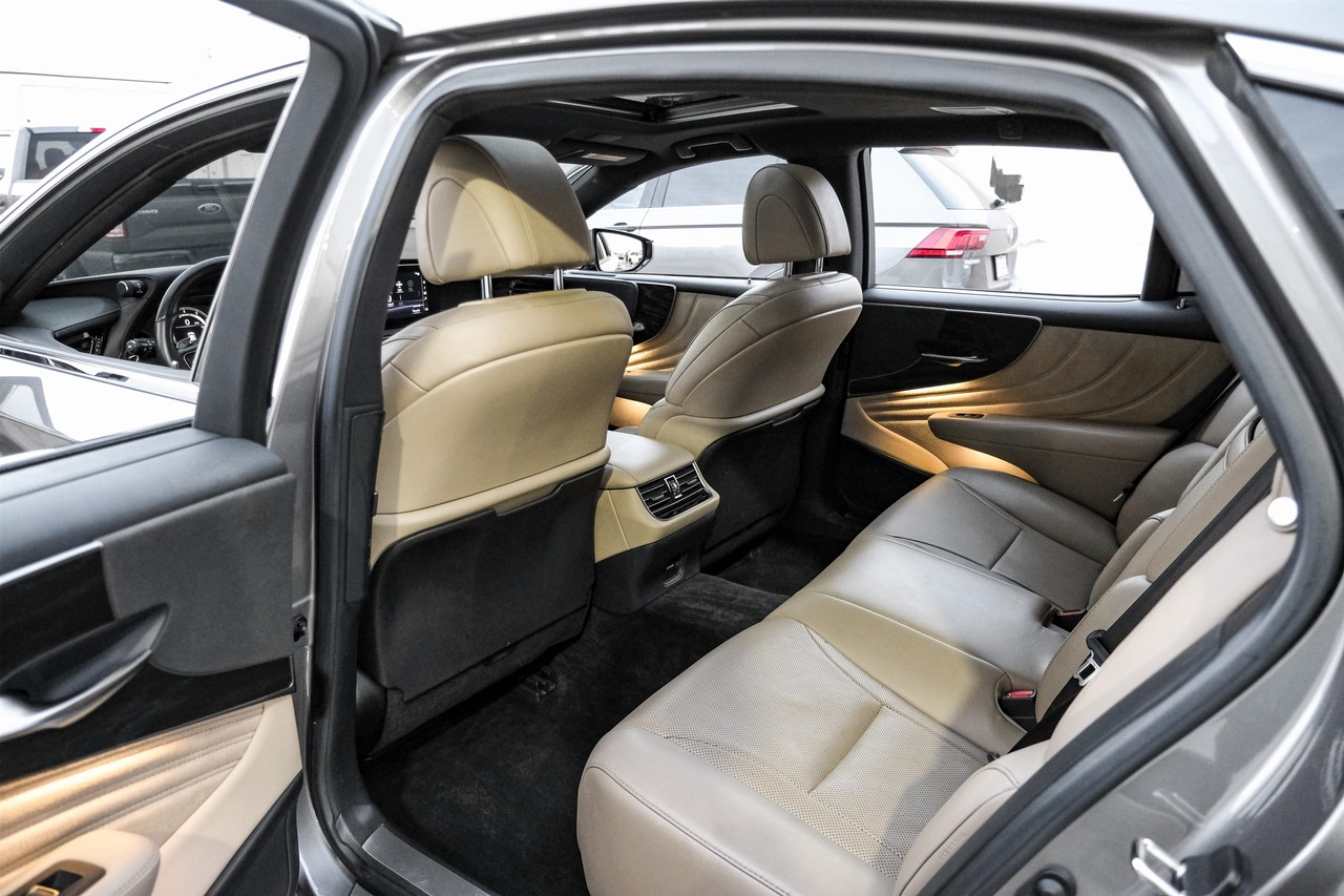 Lexus LS 500 Vehicle Main Gallery Image 44