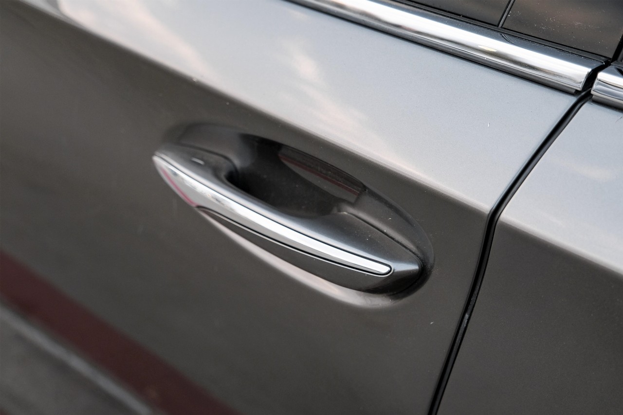 Lexus LS 500 Vehicle Main Gallery Image 46