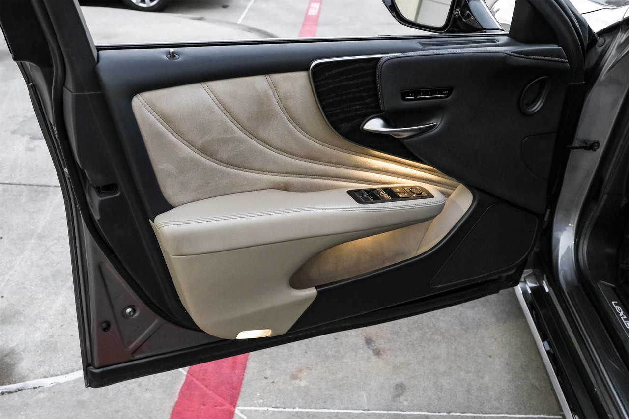 Lexus LS 500 Vehicle Main Gallery Image 48