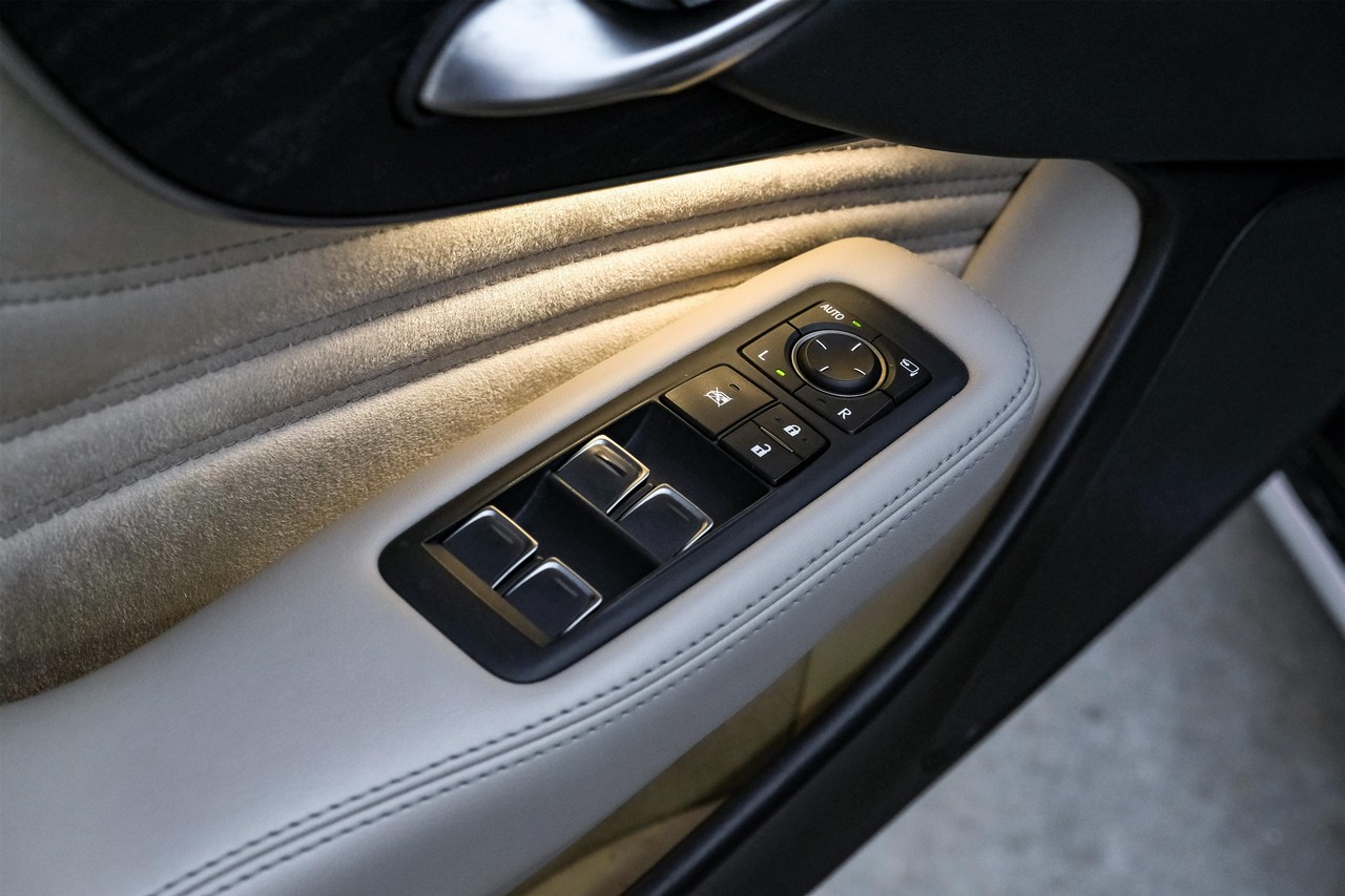 Lexus LS 500 Vehicle Main Gallery Image 49