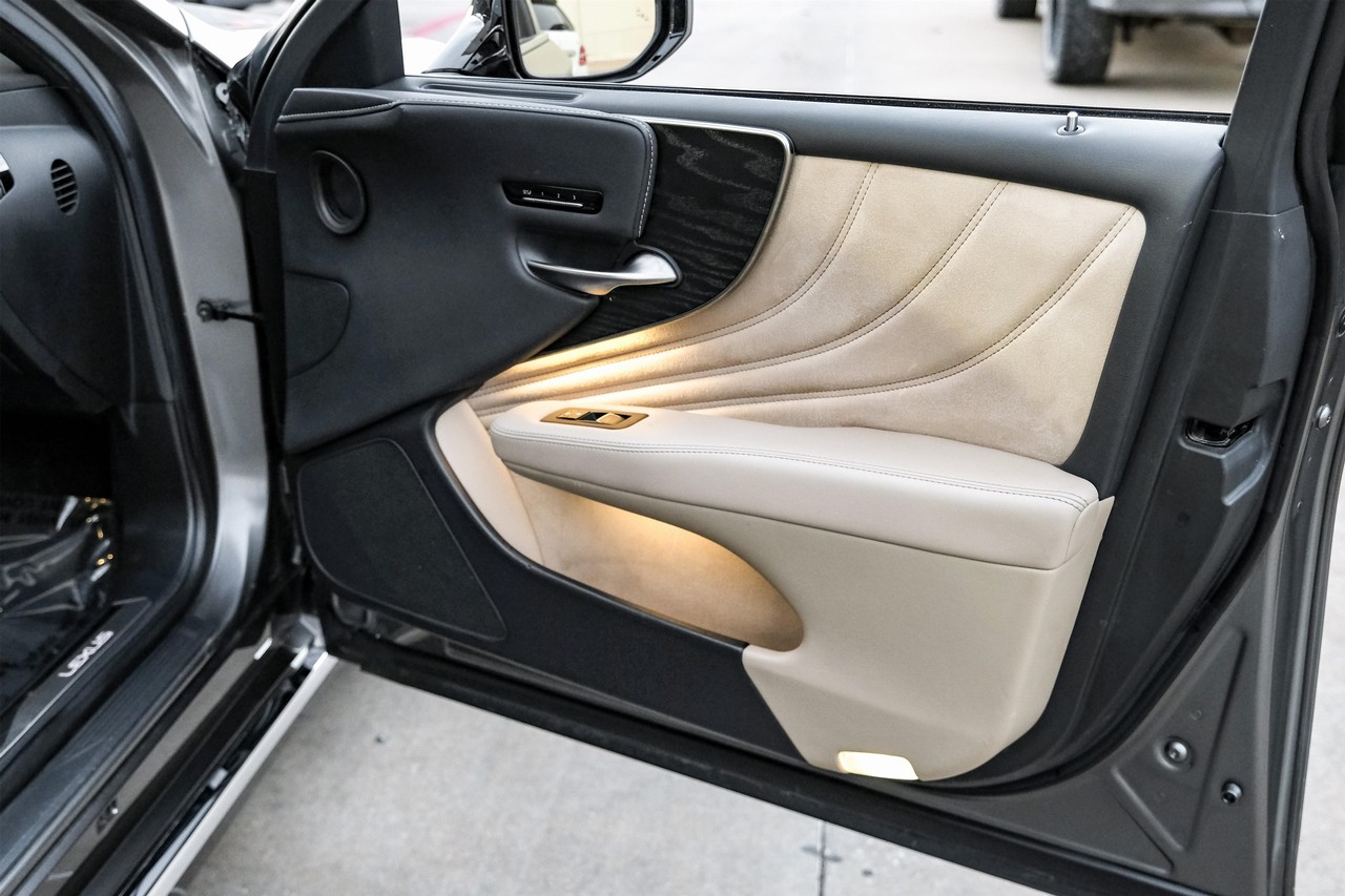 Lexus LS 500 Vehicle Main Gallery Image 50