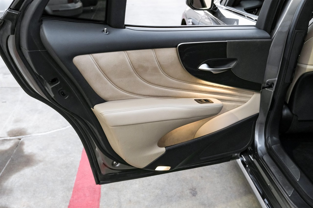 Lexus LS 500 Vehicle Main Gallery Image 51