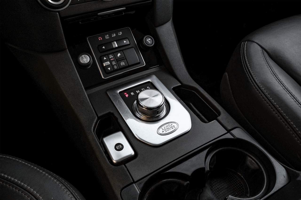 Land Rover LR4 Vehicle Main Gallery Image 26