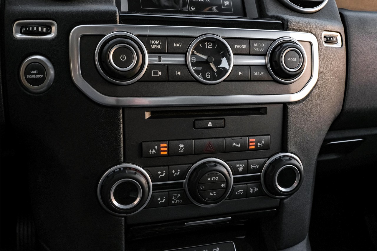 Land Rover LR4 Vehicle Main Gallery Image 27